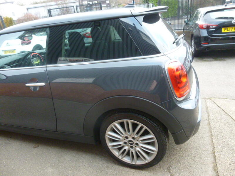 MINI HATCH