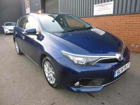 TOYOTA AURIS 1.2 VVT-i Icon