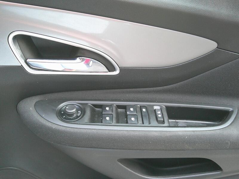VAUXHALL MOKKA