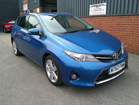 TOYOTA AURIS 1.6 V-Matic Sport