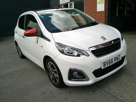 PEUGEOT 108 1.2 PureTech Roland Garros
